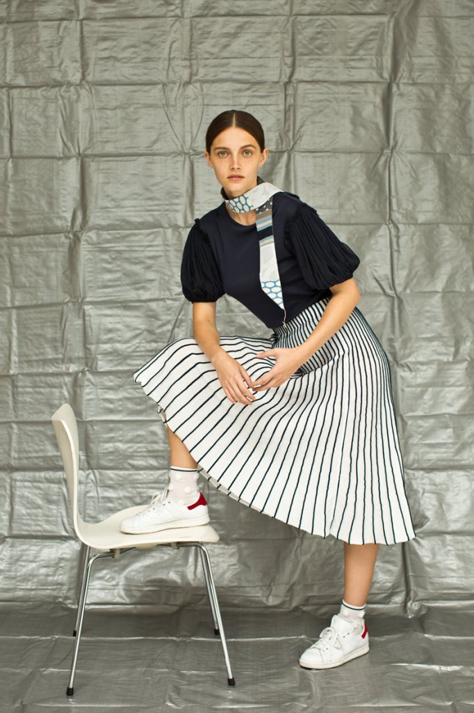 TOPS: KNT196B NAVY / KNIT SKIRT: SO187 WHITE / SOCK KNIT MUFFLER: M72 M.GREY / SOCKS: AS-174B WHITE