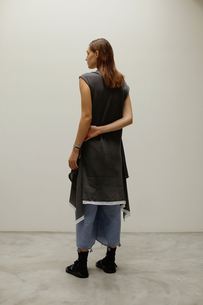 KNIT TOPS: SO191 GREY / PANTS: LP86 BLUE / SOCKS: AS-184 NAVY / BRACELET: AC121C TURQUOISE , AC129 CRYSTAL