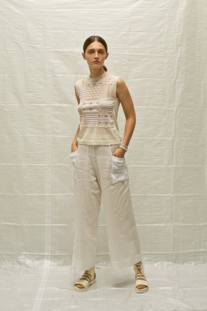KNIT TOPS: FK111 IVORY / PANTS: NP178-174B WHITE / SOCKS: AM-711A GOLD / BRACELET: AC92D PEARL, AC121C PEARL