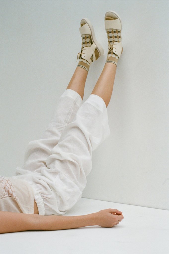 KNIT TOPS: FK111 IVORY / PANTS: NP178-174B WHITE / SOCKS: AM-711A GOLD