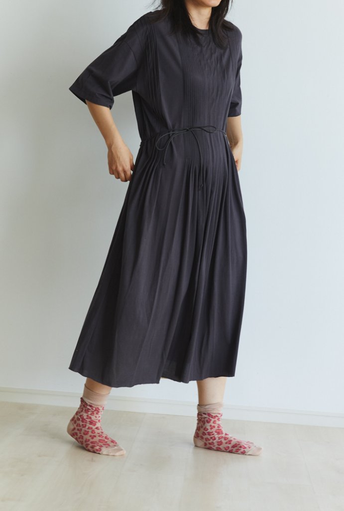 Dress: KOP227 Charcoal, Socks: AS-200 Leopard-Pink
