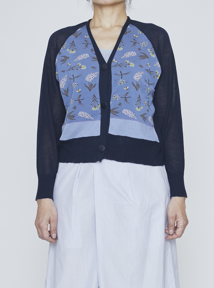 CARDIGAN: NF150-562A BLUE, SLEEVELESS TOPS: KNT232 LIGHT BLUE, PANTS: LP94 BLUE*WHITE