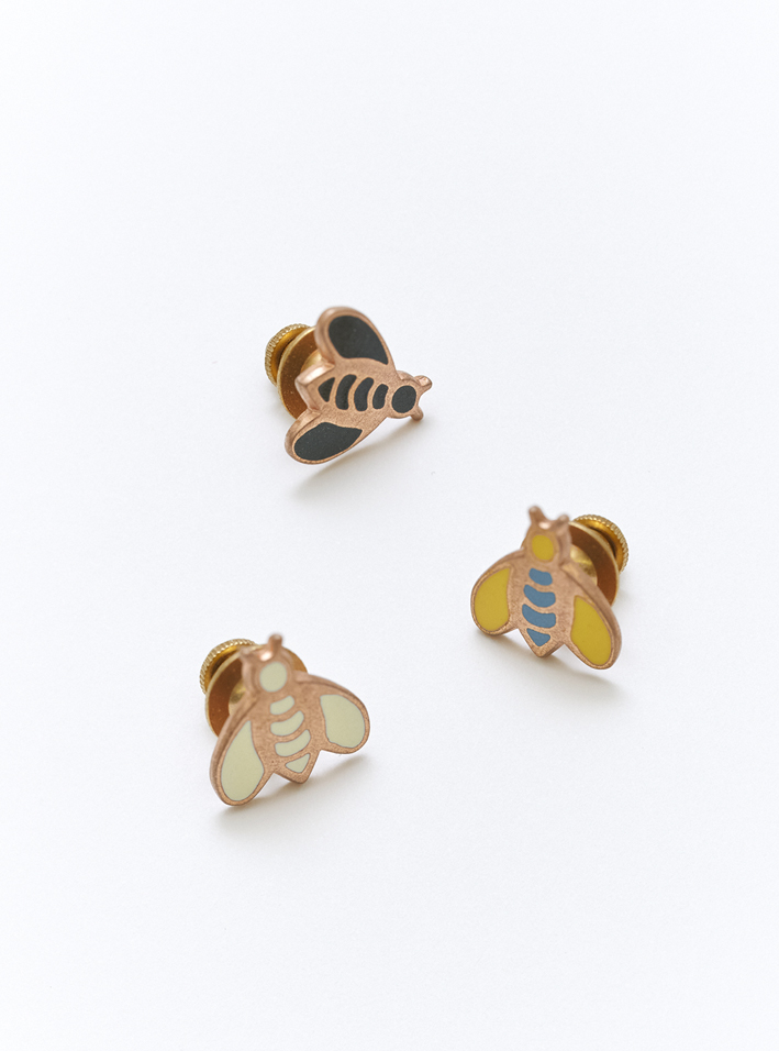 AC139: Black, Blue, Ivory