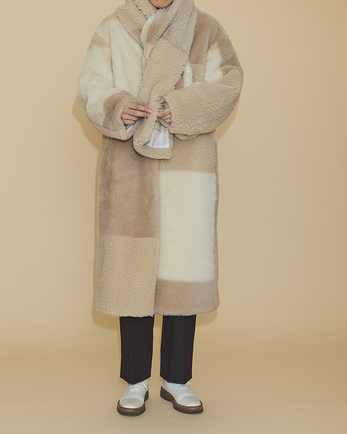 Coat: FFC22 Ivory*Ivory, Pants: WP157 Brown*Khaki, Muffler: FFM23 Ivory