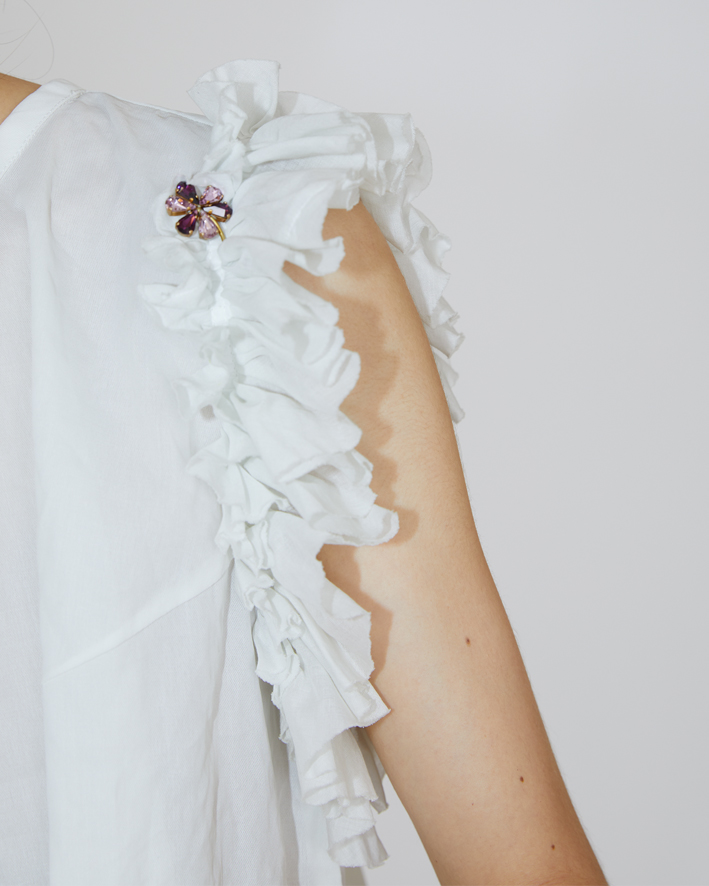 Tops: WT164 Low White, Brooch: AC95Y Purple*Pink