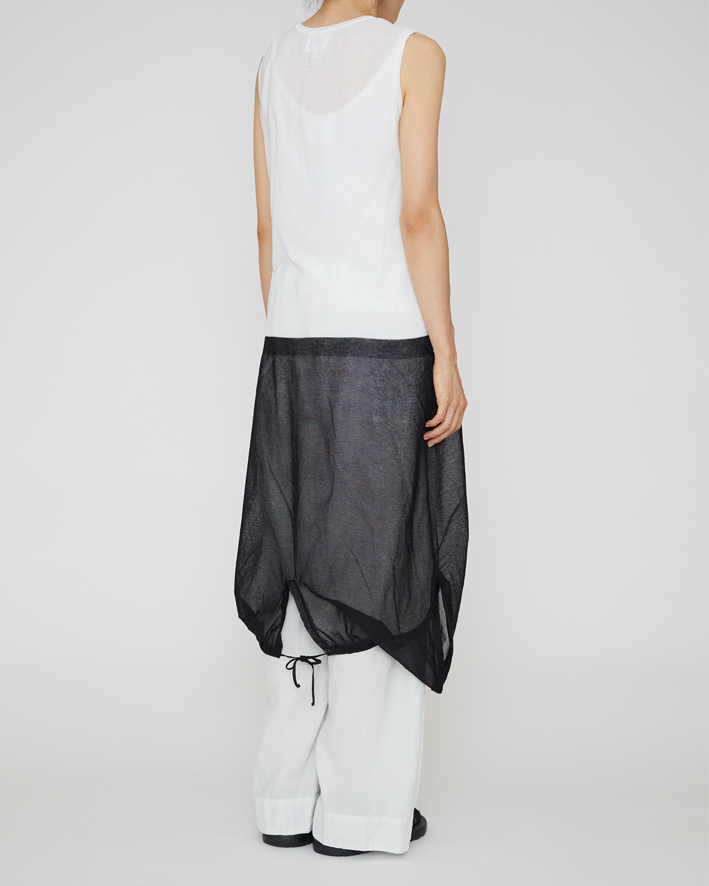 Knit 2way Pull-Over (wearing as a dress): SO270 Black, Pants: WP166 Low White