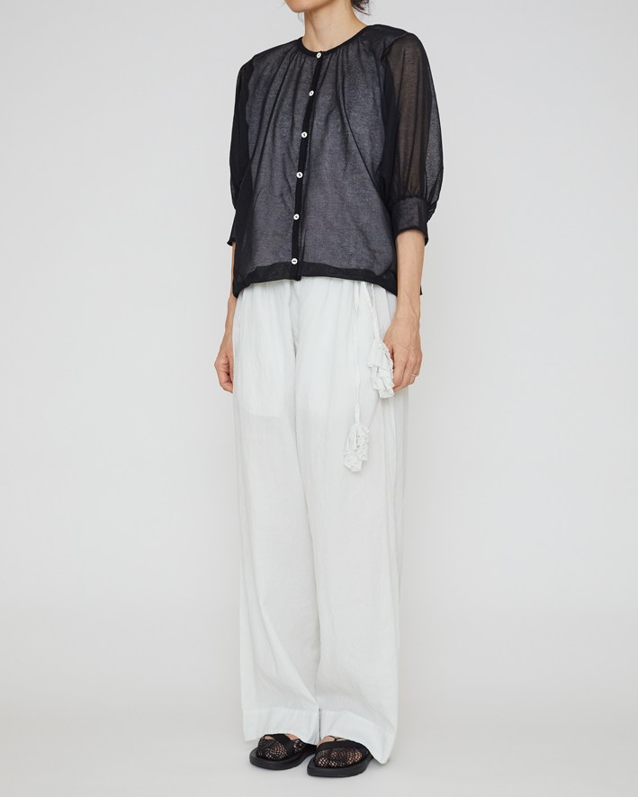 Knit Cardigan: SO252A Black, Pants: WP166 Low White, Socks: DS-33J Black