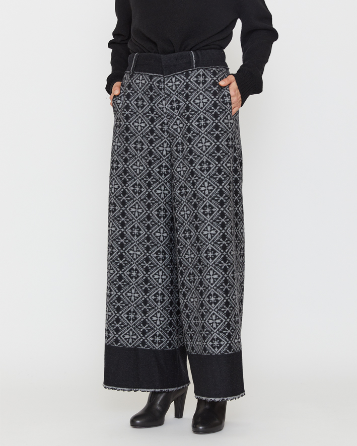 Trousers: WP170 Grey*Black, Knitted Pullover: SO258A Black