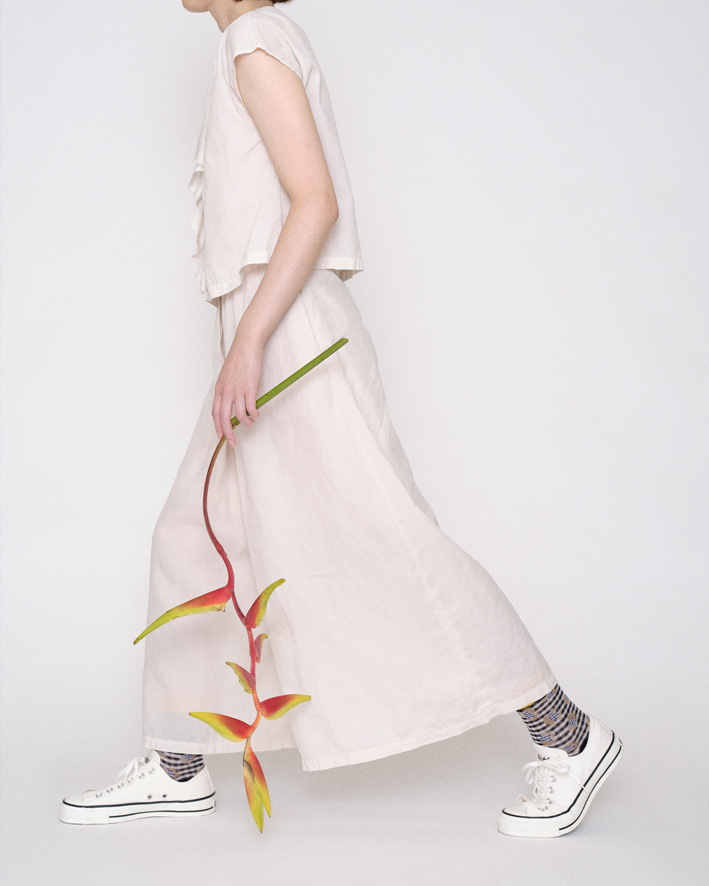 Tops: WT177 Ivory, Pants: WP174 Ivory, Socks: KT-173 Black