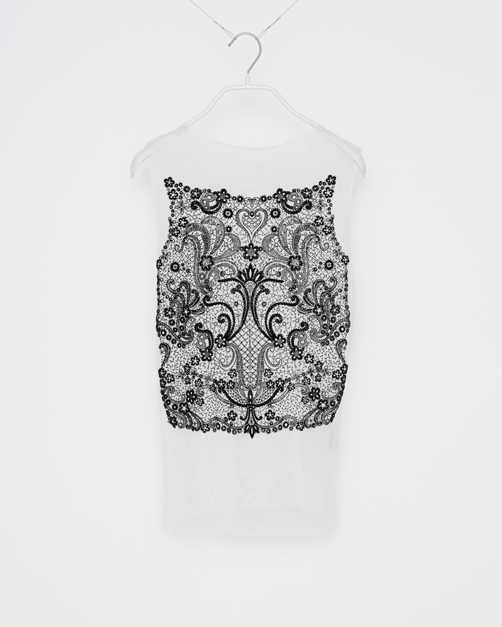 MT94P-F53: White*Black