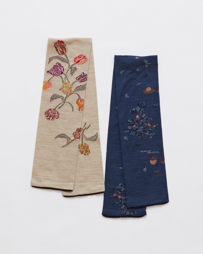 From left: M77-805 Beige, M77-806 Navy