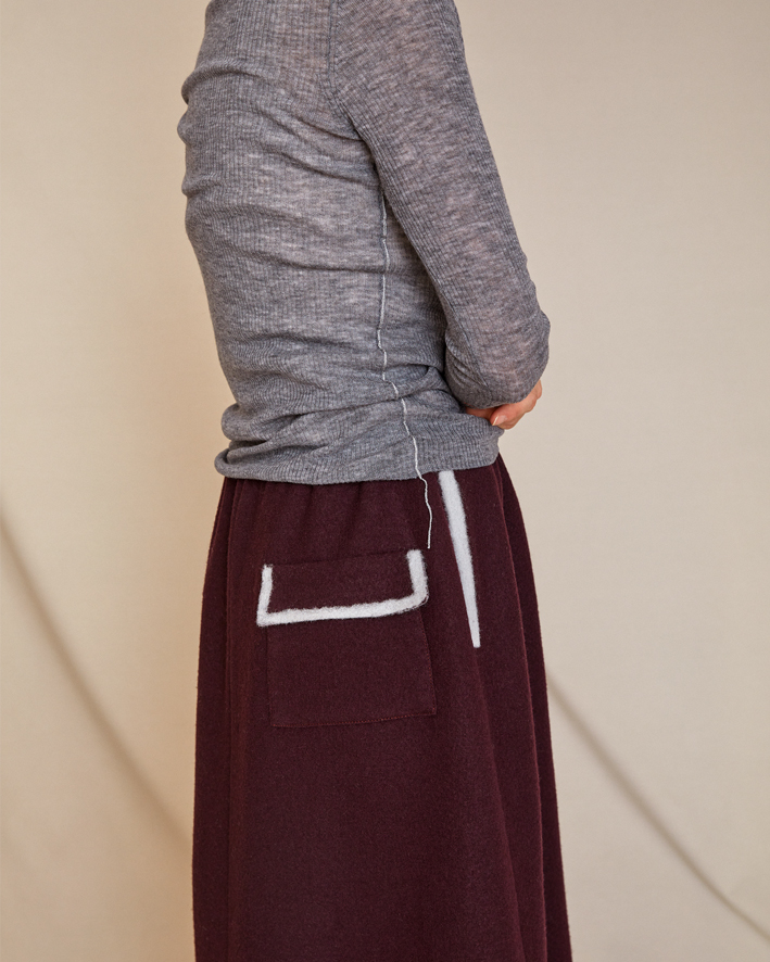 Pullover: FC437A Mix Grey, Skirt: WS181 Wine