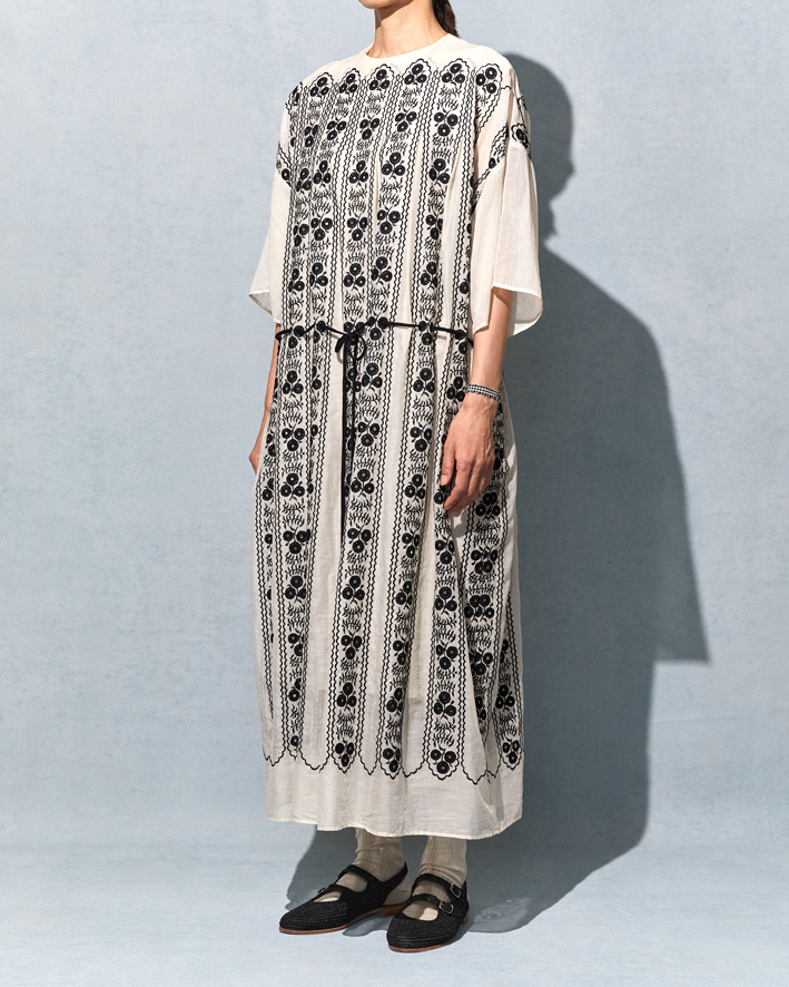 Dress: EOP259 Ivory, Socks: ANP-131 Ivory, Bracelet: AC145B Black