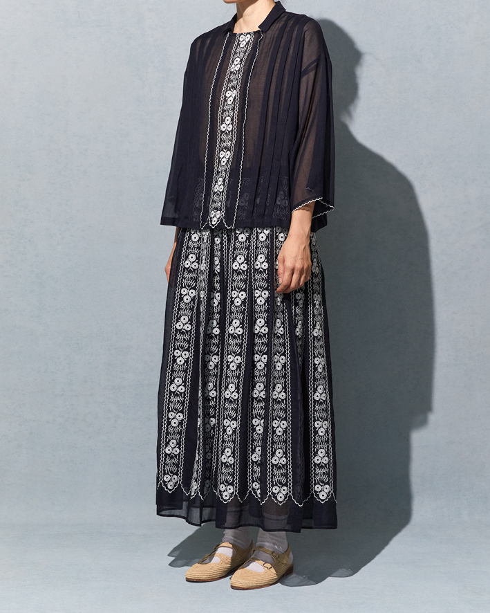 Blouse: LB109 Navy, Skirt: ES258 Navy, Socks: ANP-109A White