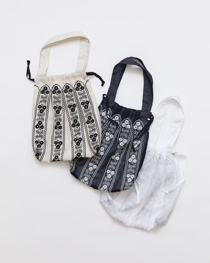 BAG61: Ivory, Navy, White