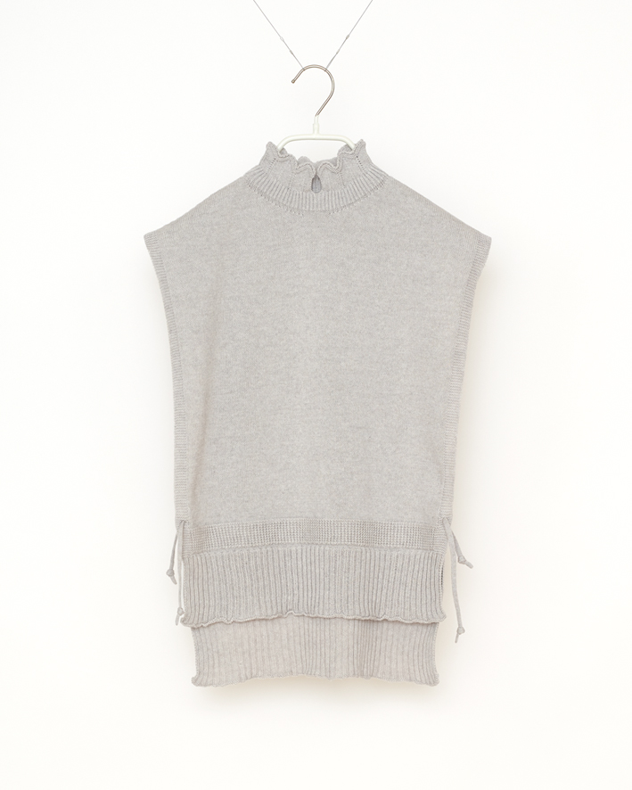 AU82: Grey