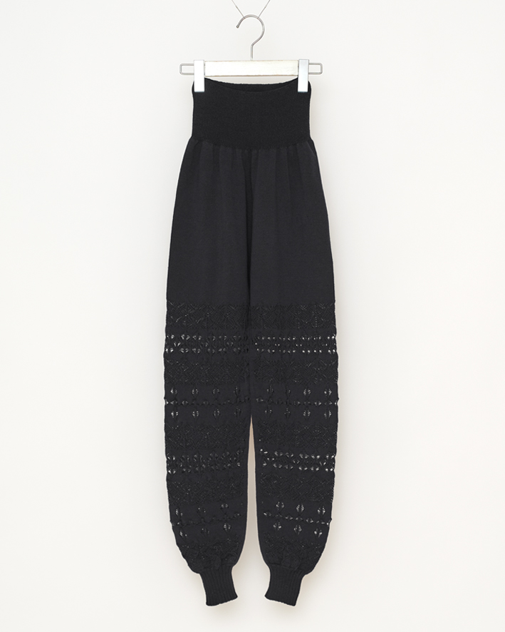 AU87: Black