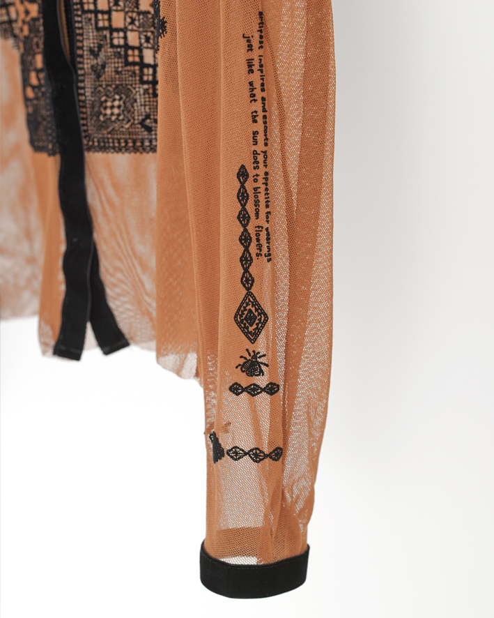MT104J-F79: Camel*Black