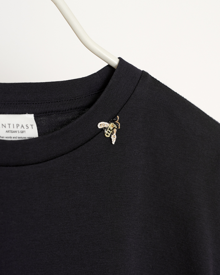 KNT252B: Black
