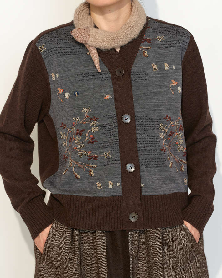 Cardigan: NF158-826 Grey*Brown, Skirt: WS189 Brown, Muffler: KU61B Beige