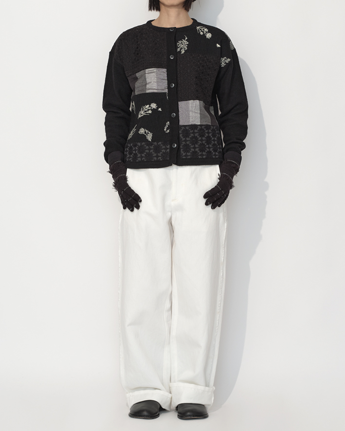 Cardigan: FK161 Black, Trousers: GP1M White, Gloves: NG1-82A Black