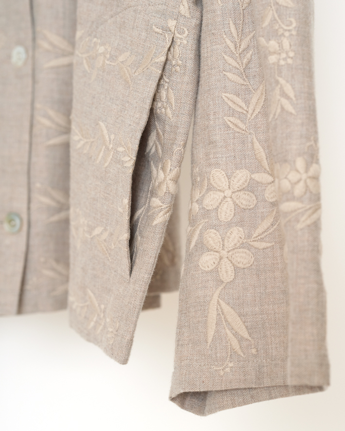 EB272: Ivory